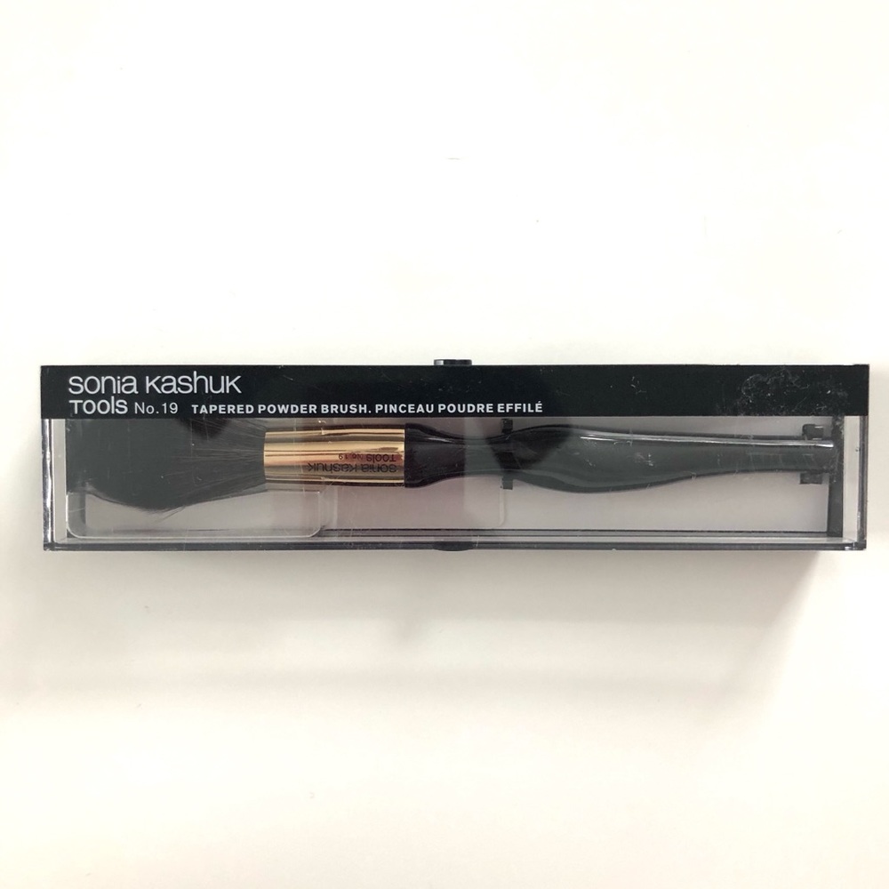 Sonya Kashuk No. 19 tapered powder brush